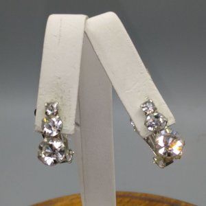 Fabulous Vintage Sparkle Earrings, Clear Chaton Crystals Graduated